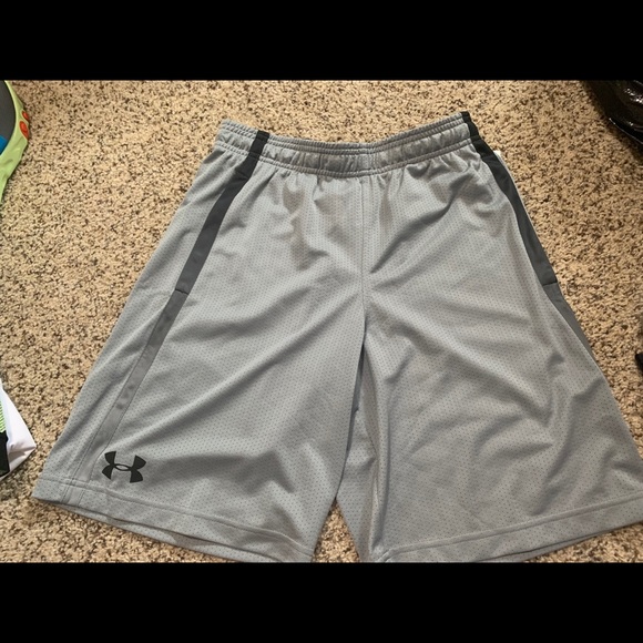 Under Armour short - Picture 2 of 2